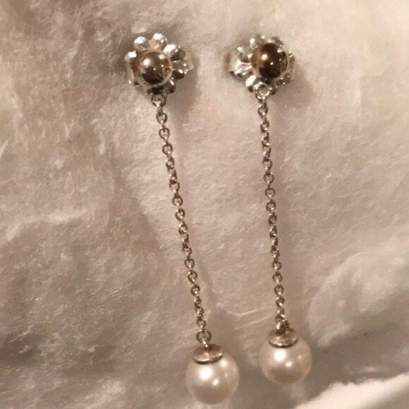 Rare, Authentic Tiffany & Co. Ziegfeld Collection Sterling Silver Pearl Earrings - Picture 4 of 4